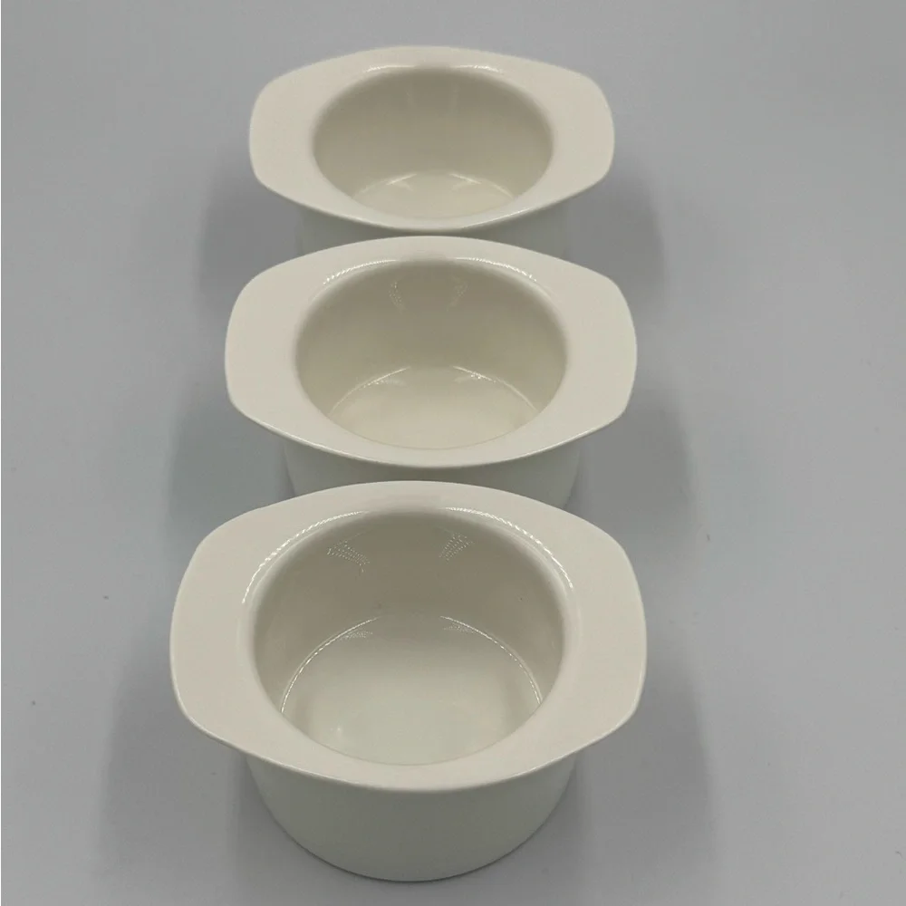 Ciroa White Set of 3 Porcelain Ramekins with Handles